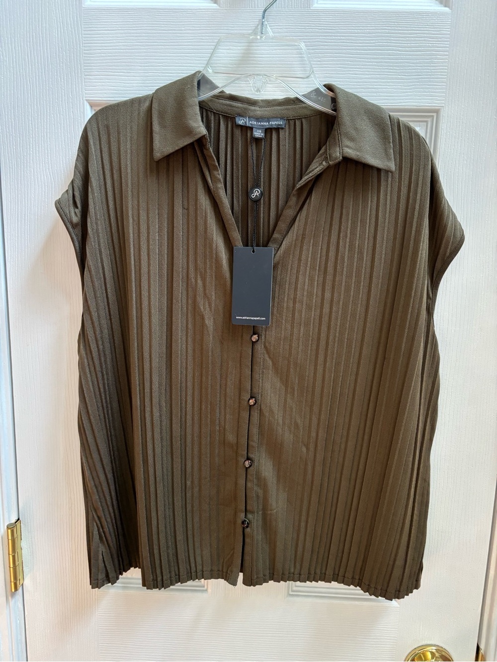 Adriana Papell Pleated Olive Button-Front Top, Size XS (oversized to med), NWT